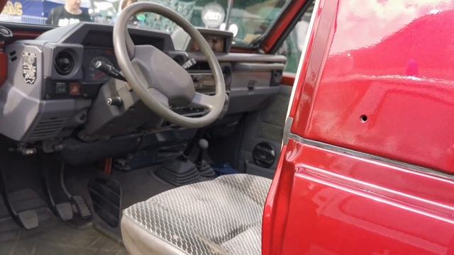 Toyota Land Cruiser 70 от мастеров Vintage Motors