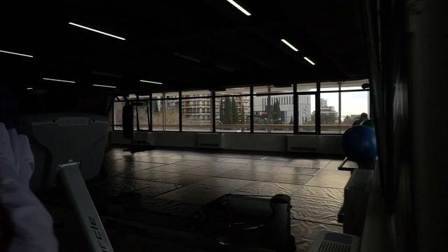 тренировка в клубе сильные люди/ гостиница жемчужина смотреть онлайн