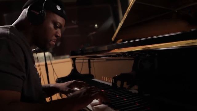 Shaun Martin - Yellow Jacket (7 Summers) смотреть онлайн