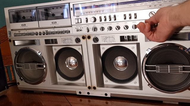 Это немыслимо! Sharp GF-767 (1982) и Sharp GF-777 (1981) смотреть онлайн