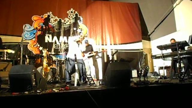 Eddie Baccus JR at Theo Wanne Saxophones Unleashed -- NAMM 2012 смотреть онлайн