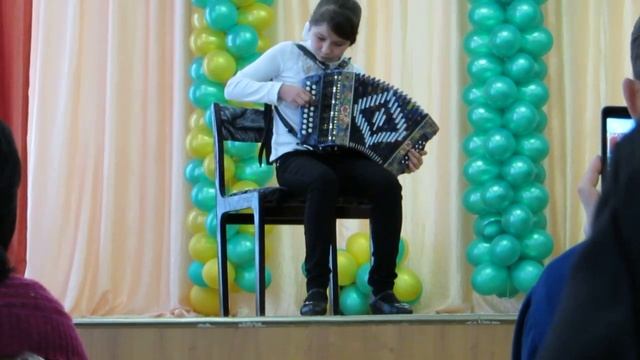 Кожевникова Софья, Семь девушек, Чувашский танец