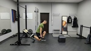 Болгарские выпады с гантелями