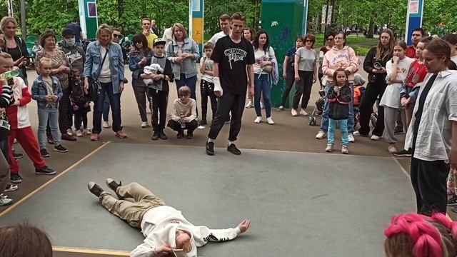 Зенов Иван хип хоп баттл смотреть онлайн