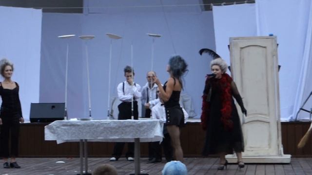 Фестиваль Немецкий в Кубе - Цирк Кабаре АнтикварЪ 2 - Балансирование тарелками смотреть онлайн