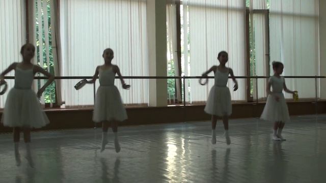 Подготовительный класс Вихревой Н.А. (МГАХ-2014) - ТАРАНТЕЛЛА №3 смотреть онлайн