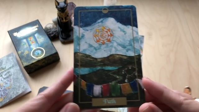 The Illuminated Earth Oracle Unboxing and First Impressions смотреть онлайн