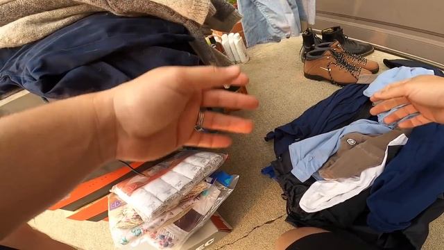 Dead Stock 90's Nike Sneakers at a Garage Sale смотреть онлайн