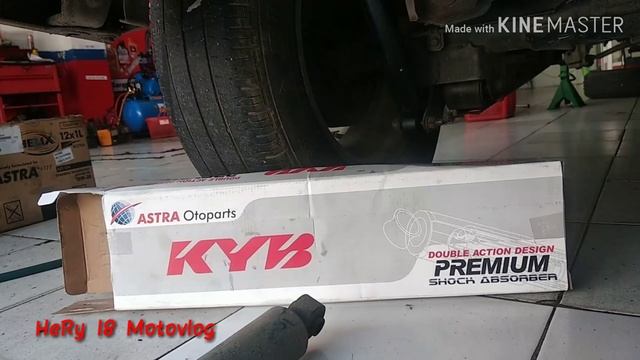 Penggantian Shockbreker KYB Premium di Mobil Xenia смотреть онлайн