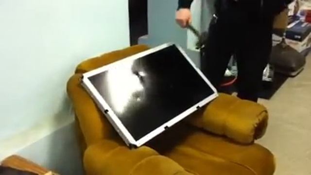 разбили молотком LCD матрицу смотреть онлайн