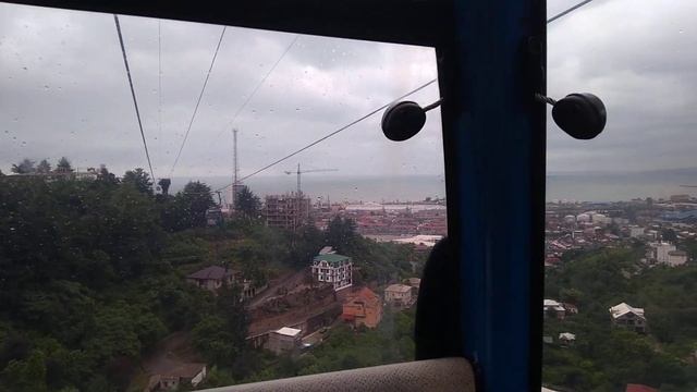 Спуск по канатной дороге "Арго" в Батуми с горы в районе Кахабери смотреть онлайн