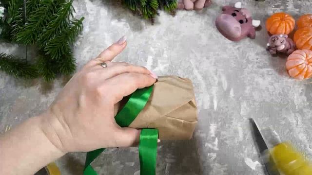 Собираем новогоднюю композицию из фигурного мыла. Бычок, мандаринки, шишки. Мыловарение. смотреть онлайн