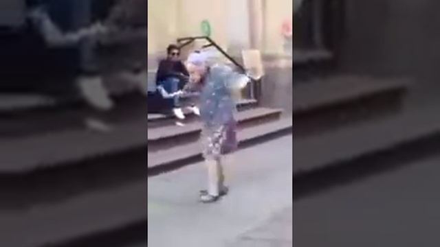 Бабуля выдает! смотреть онлайн