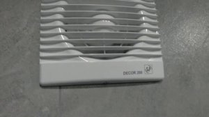 Установил вытяжной вентилятор в ванной. Показываю результат