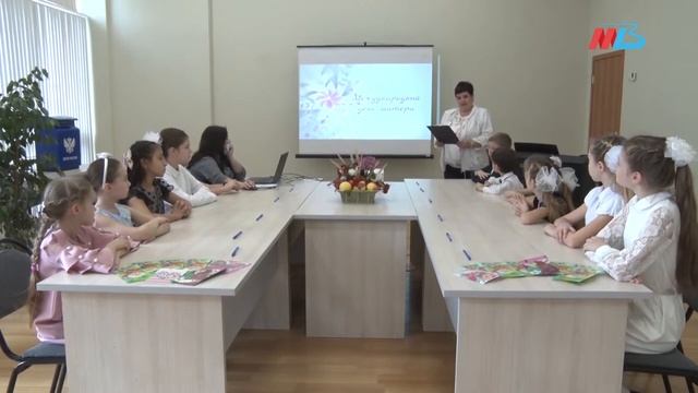 Воспитанники волгоградского ДЮЦа поздравили мам бумажными письмами и открытками смотреть онлайн