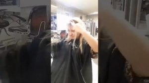 Как самому постричь челку . Самостоятельно постричь челку .