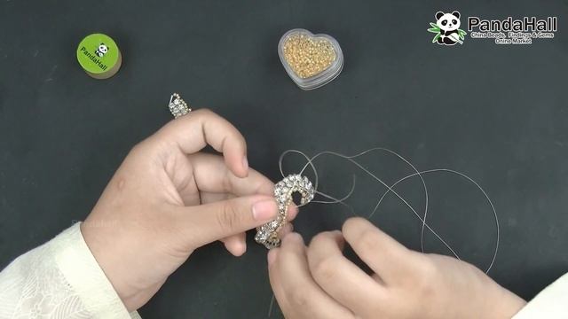 DIY Как сделать жемчужный браслет с цепочкой из горного хрусталя? смотреть онлайн