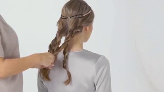 Оригинальная прическа из перекрученных косичек смотреть онлайн