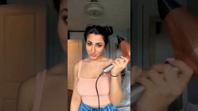 Wavy hair tutorial #shorts #hairstyles #wavyhair смотреть онлайн