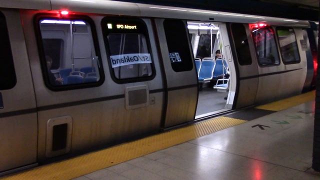 BART Train - D Car Bombardier #3024 SF/SFO Airport Bound Yellow Line at 19th Street Oakland смотреть онлайн