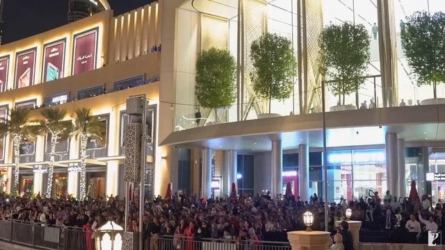 Pathaan takes over Burj Khalifa | Shah Rukh Khan | Siddharth Anand смотреть онлайн