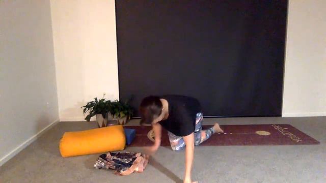 Tues 21 April 7pm Yin Yoga смотреть онлайн
