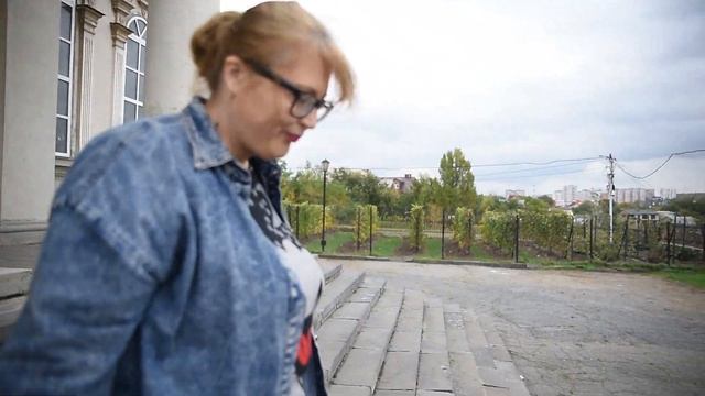 Путешествие в прошлое. Местная достопримечательность. Армянский храм Сурб Хач. Встреча с сумасшедше смотреть онлайн