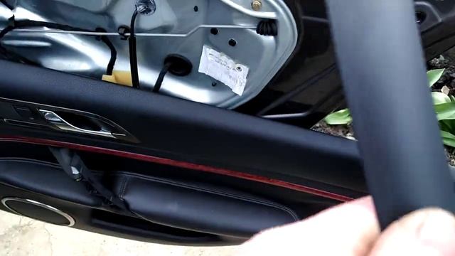 Skoda superB 2003г.в как разобрать заднюю дверь, снять карточку двери, вытащить стекло,форточку! смотреть онлайн