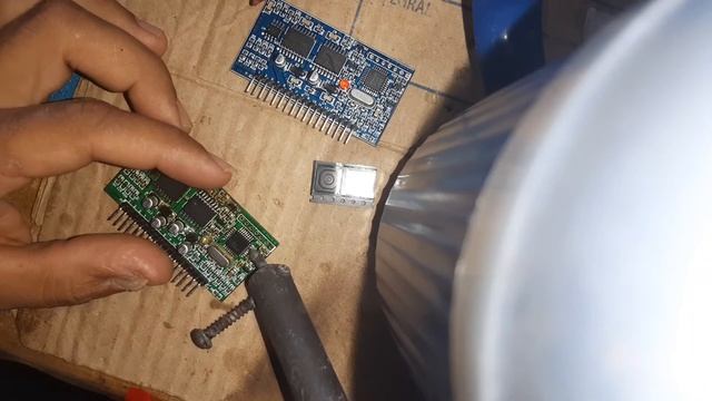 eg8010 sendo trocado com ferro de solda. смотреть онлайн