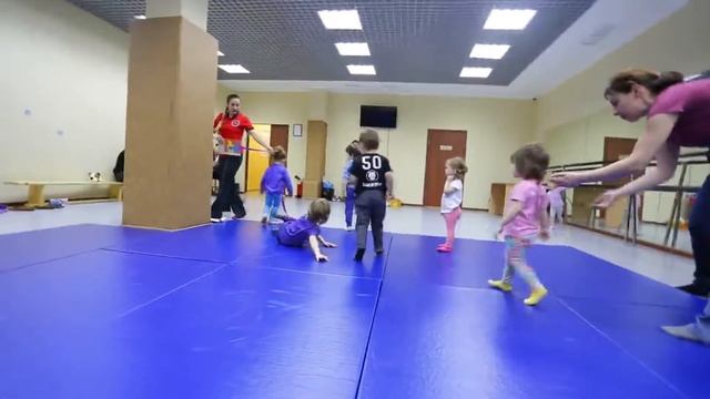 Детские спортивные занятия Преподаватель Лариса Глотова 5 марта 2016 смотреть онлайн