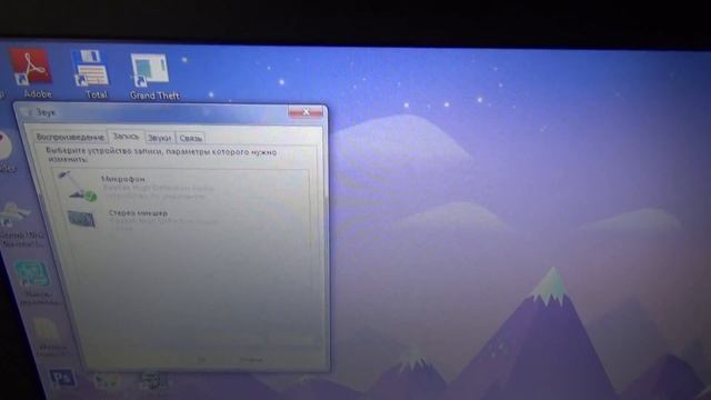Как подключить внешний микрофон к ноутбуку с одним гнездом! смотреть онлайн