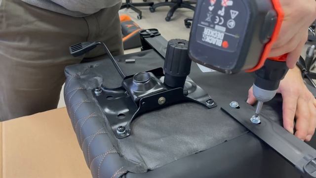 Обзор игрового геймерского кресла Бюрократ KNIGHT ARMOR смотреть онлайн