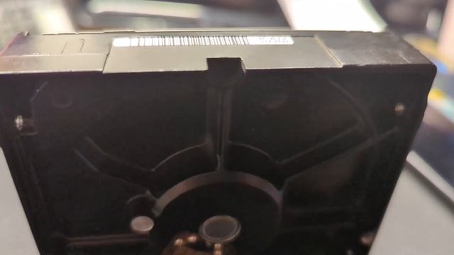 Как жесткие диски об асфальт разбиваются. Краш-тесты накопителей смотреть онлайн