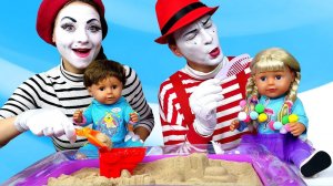 Видео куклы - Поменялись БЕБИ БОН! - Игры парикмахерская и одевалки для девочек с Baby Born