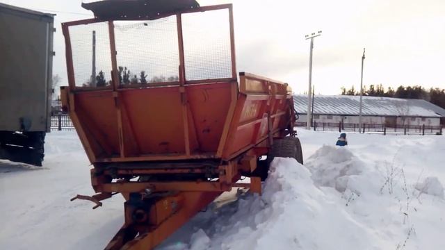 Обнова - прицеп навозоразбрасыватель МТТ 9. смотреть онлайн