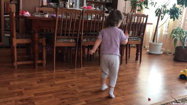 Лиза поёт Капитан Капитан улыбнитесь:) смотреть онлайн