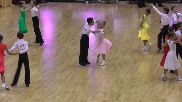 Волик Никита- Созинова Диана Виват Россия! - 2014 Дети-1 Латина 12 финала ча-ча-ча