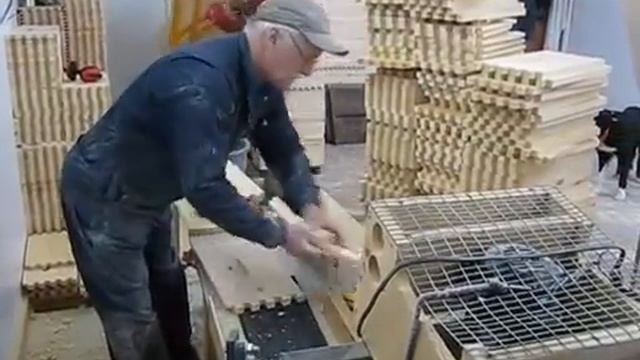 2010. Frenchbeefarm. Столярный цех для ульев смотреть онлайн