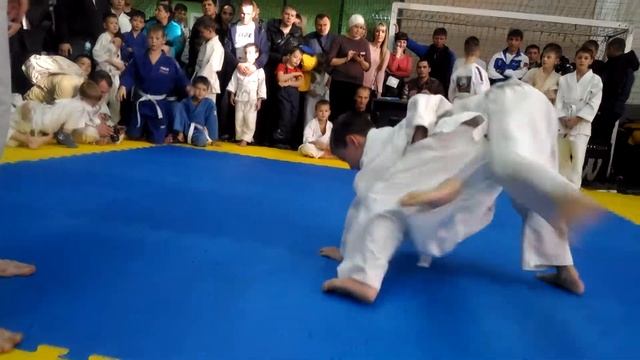 BJJ. Девочка против мальчика. Girl Vs Boy.