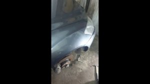 Как открыть капот W221....