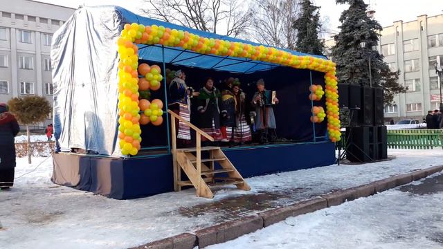 Песня "Ой весна, весна— днем красна". Масленица Овруч 17.02.2018. Житомирская область. смотреть онлайн