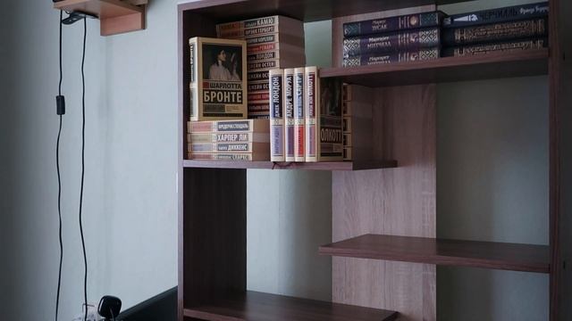 МОИ КНИЖНЫЕ ПОЛКИ!! | Перестановка в шкафу смотреть онлайн