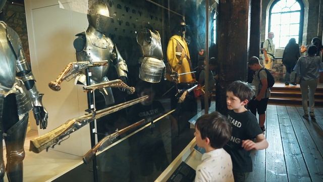 Tower of London Crown Jewels & Royal Armoury Tour смотреть онлайн