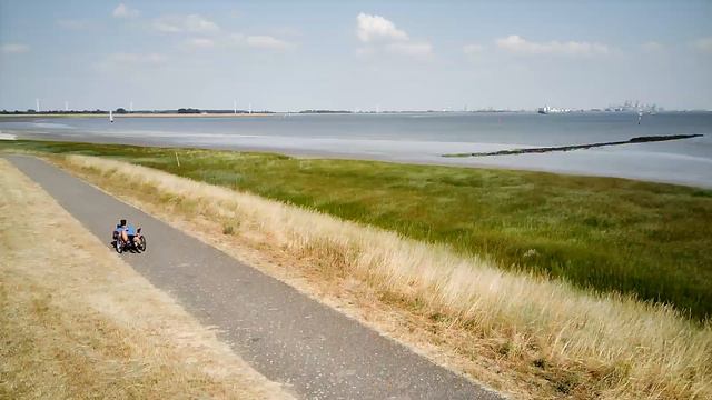 C-Fly Faith Mini follow me feature from a bike trike смотреть онлайн