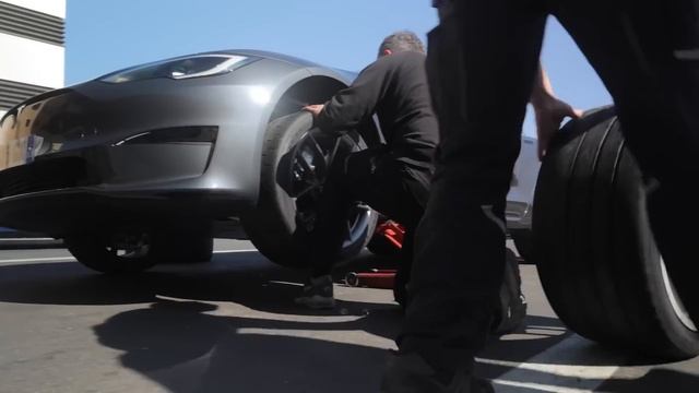 2023 Tesla Model S Plaid New Features смотреть онлайн