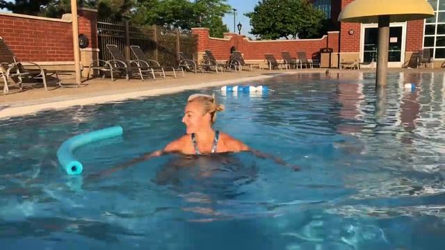 60 BEST WATER AEROBIC EXERCISES FOR LEGS AND GLUTES смотреть онлайн