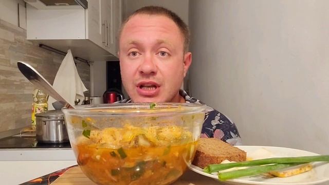 МУКБАНГ. ОБЖОР. БОРЩ НА РЁБРЫШКАХ + САЛО С ЧЕСНОКОМ.
