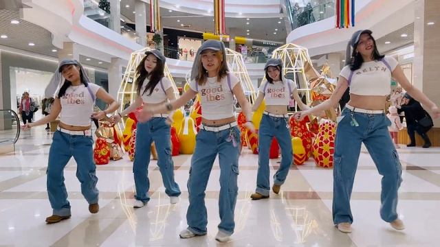 [K-POP IN PUBLIC] [ONE TAKE] NewJeans (뉴진스) 'OMG' - dance cover by UNIVERSE смотреть онлайн