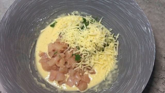 Рубленные куриные котлеты с сыром: из одной грудки получается целая тарелка котлет смотреть онлайн