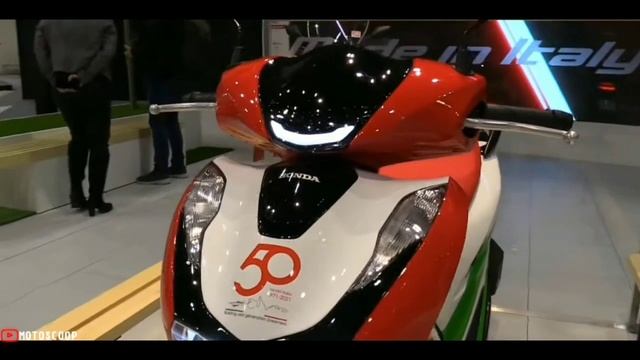 2022 Honda's New 50th Anniversary Edition Scooter To Compete in 125cc Category – SH125 Walkaround смотреть онлайн